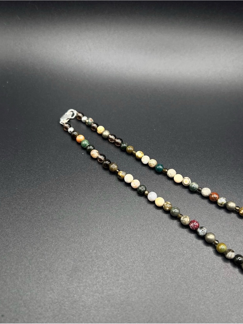 𝐑𝐈𝐕𝐄𝐑𝐁𝐄𝐃 | 𝖧𝖺𝗇𝖽𝗆𝖺𝖽𝖾 𝖦𝖾𝗆𝗌𝗍𝗈𝗇𝖾 Necklace - Picture 2 of 3
